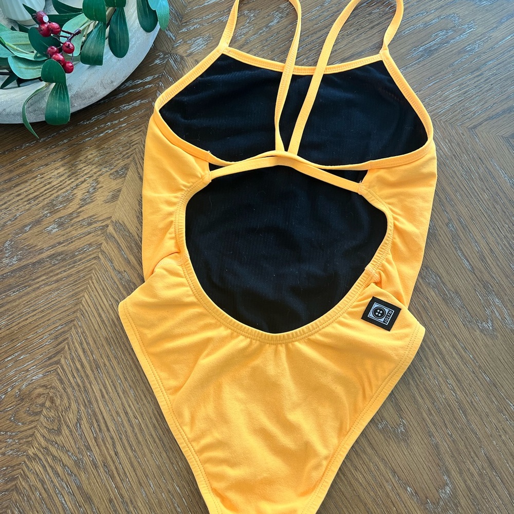 Jolyn Perry one piece. Mango - Picture 2 of 4
